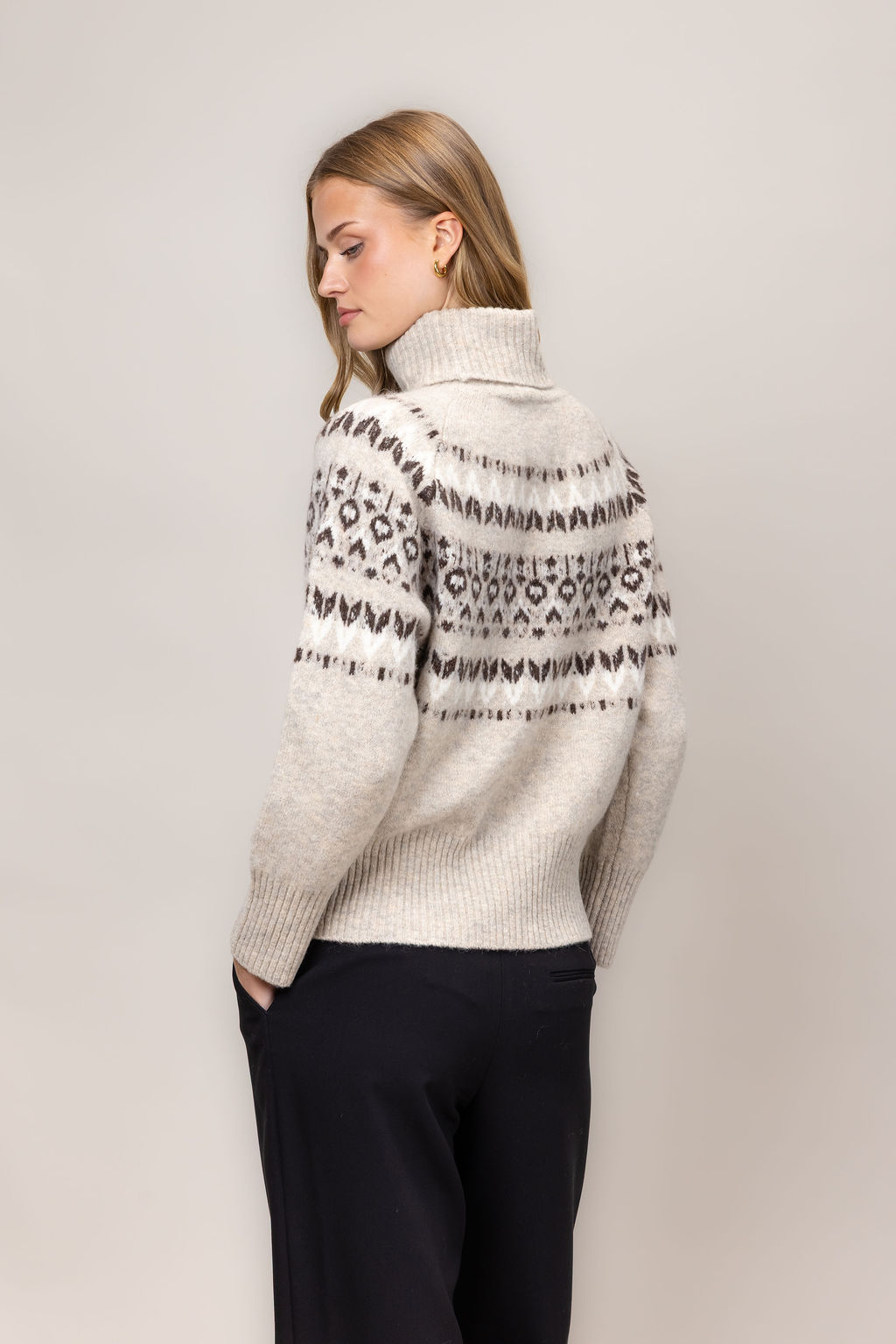 Urban Pioneers Female Benazri Turtleneck SWEATER LIGHT SAND