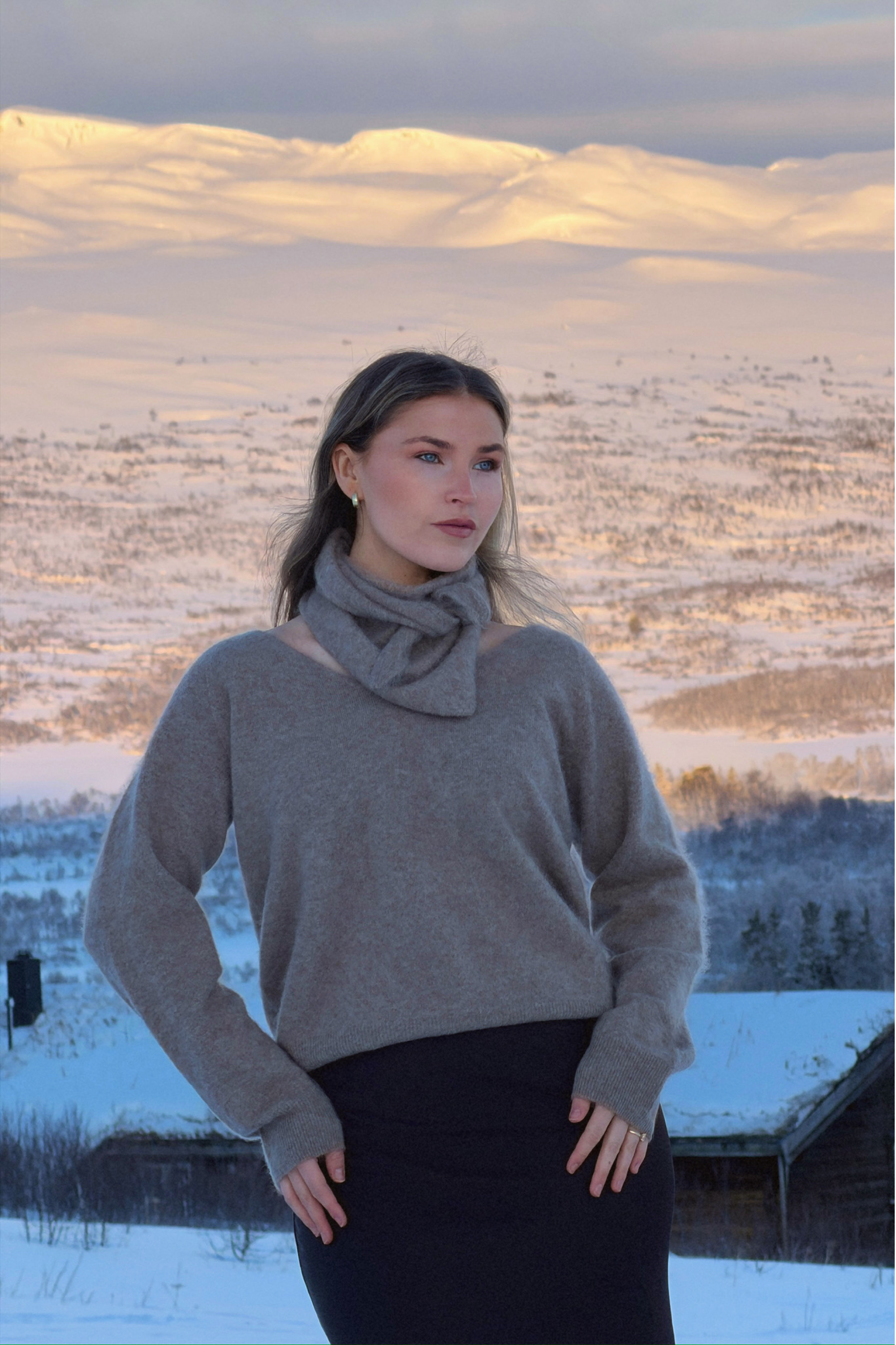 Urban Pioneers Female Boudica Sweater SWEATER SAND BROWN