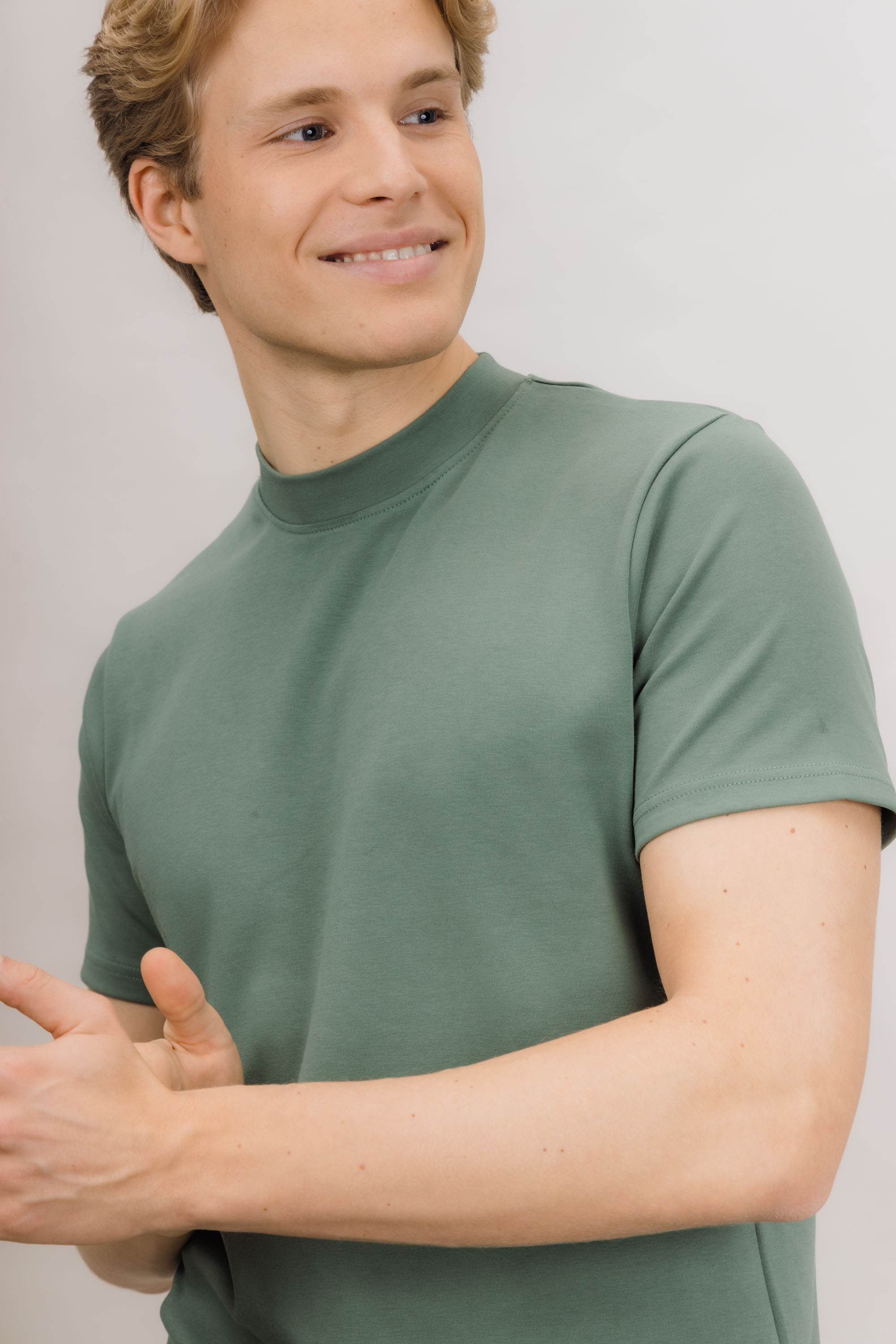 Urban Pioneers Male Bruno Tee T-SHIRT DARK FOREST