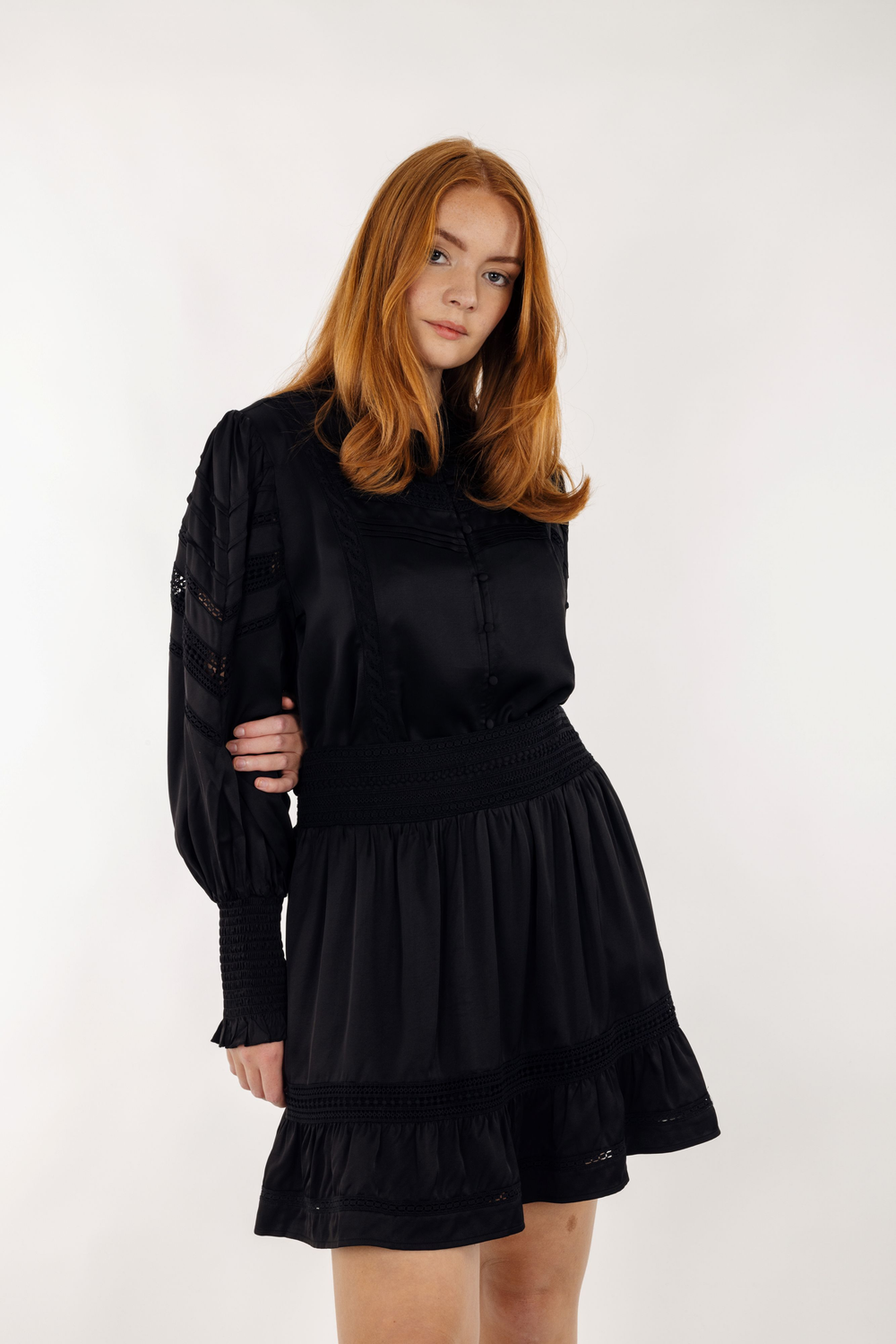 Urban Pioneers Female Carly Skirt SKIRT BLACK