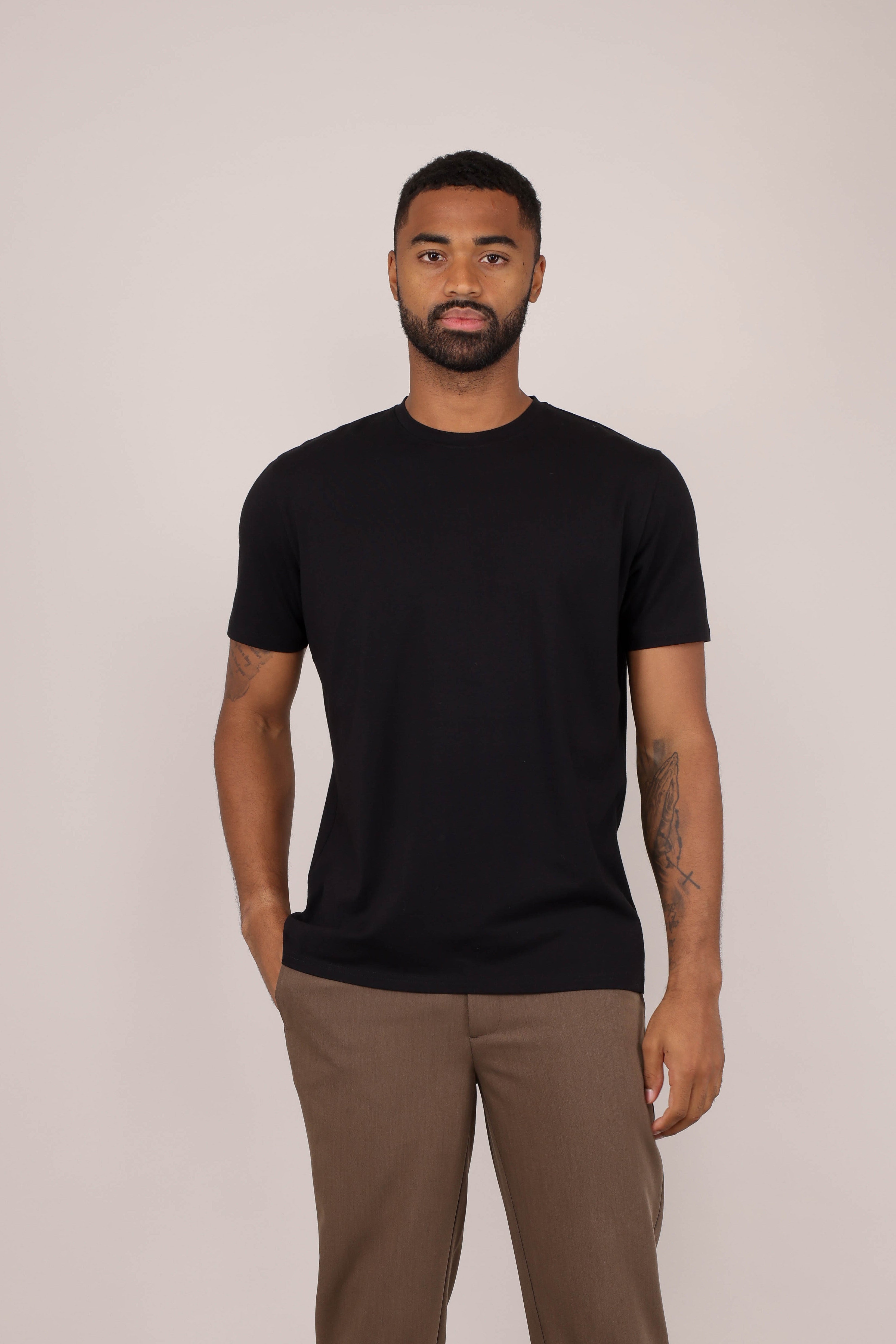Urban Pioneers Male Cobi Tee T-SHIRT BLACK