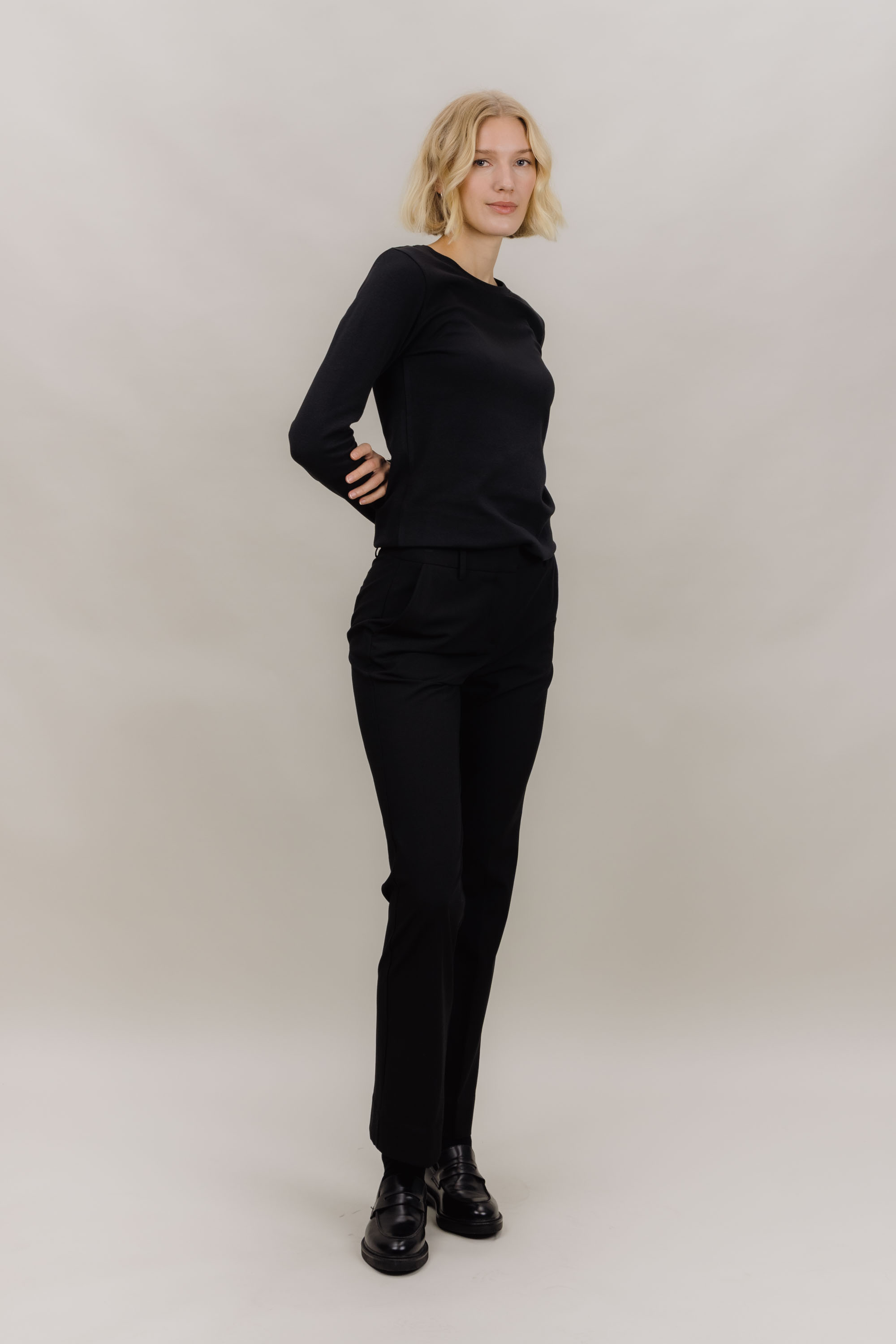 Urban Pioneers Female Erato Pants PANTS BLACK