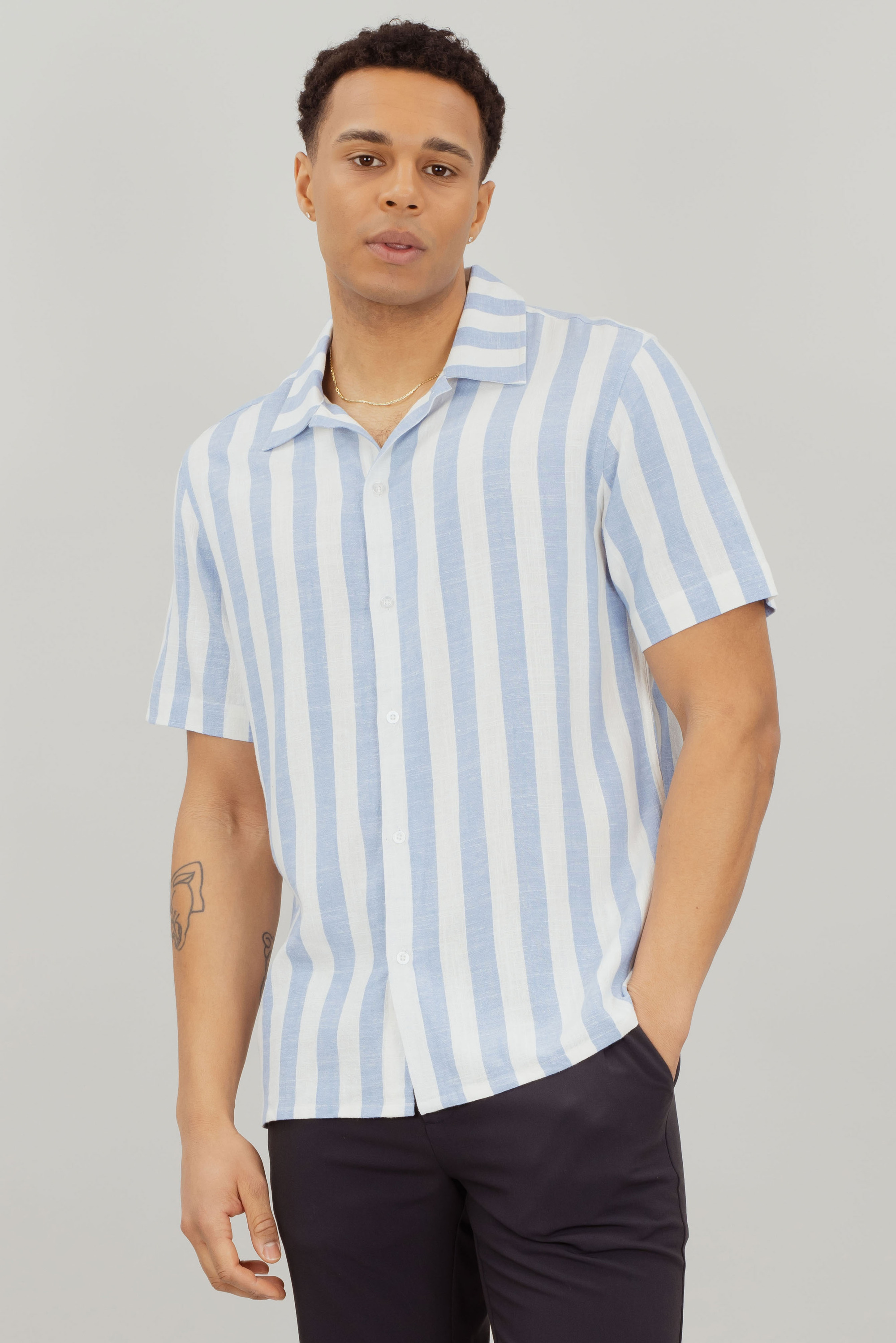 Urban Pioneers Male Folke Shirt SS SS SHIRT LIGHT BLUE