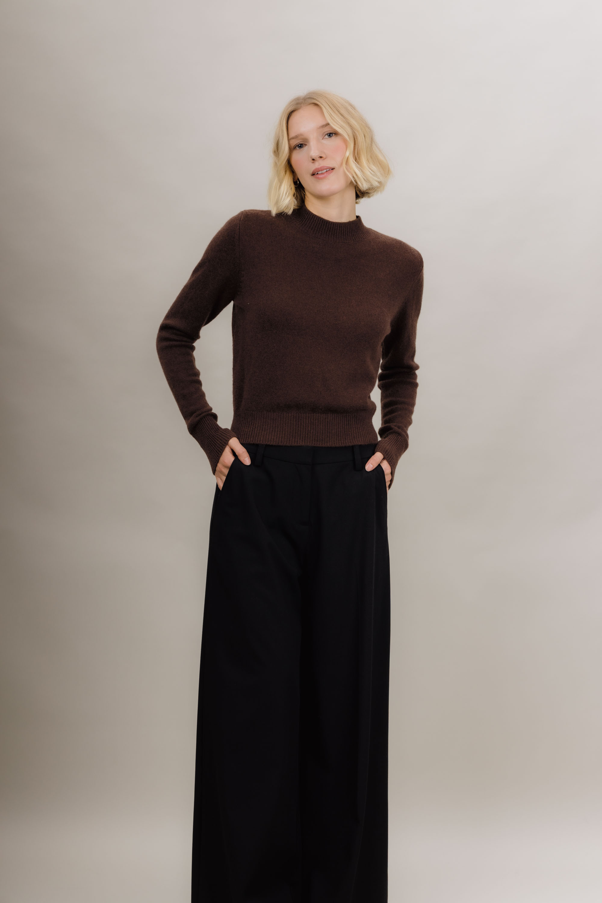 Urban Pioneers Female Gemma Sweater SWEATER CHOCOLATE