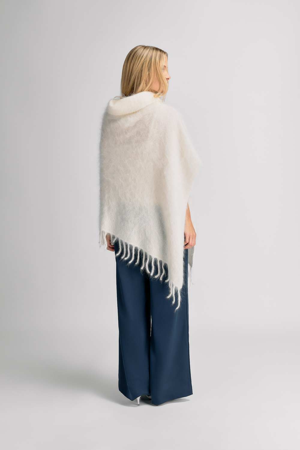 Urban Pioneers Female Hedy Turtleneck SWEATER CREAM