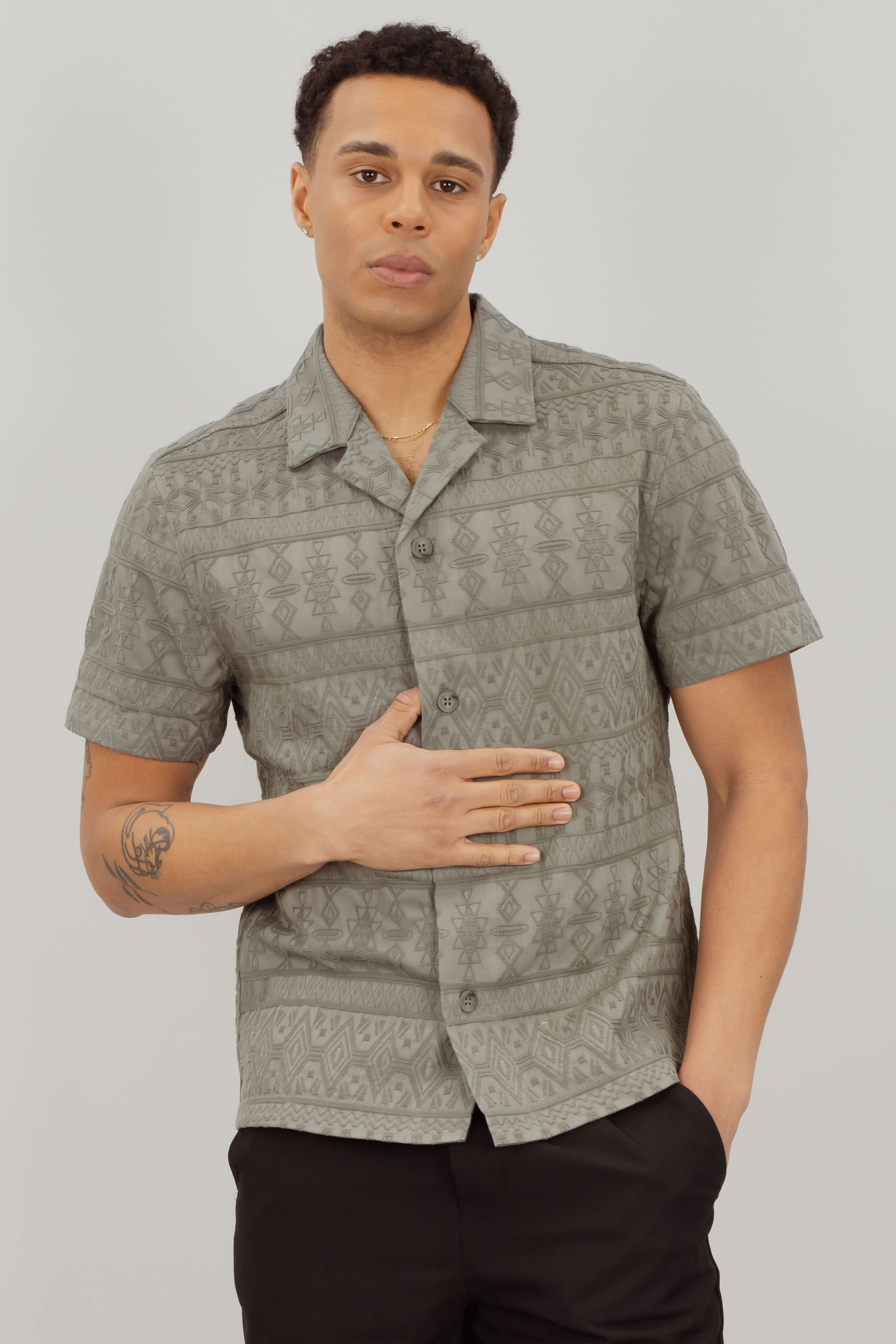 Urban Pioneers Male Hubert SS SHIRT OLIVE