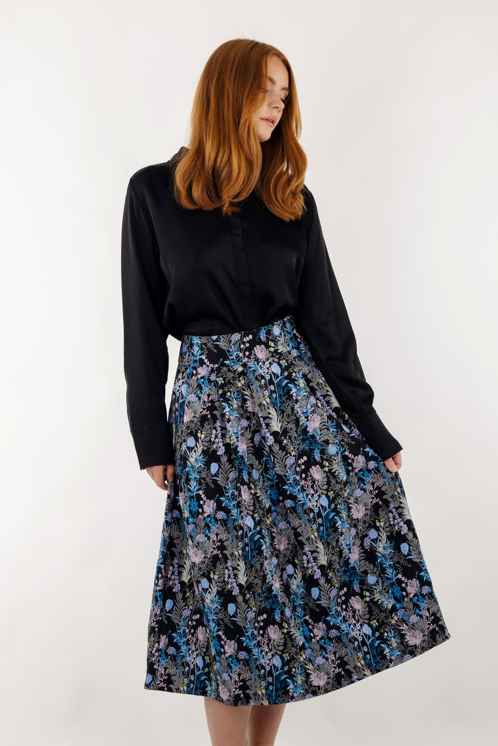 Urban Pioneers Female Merry Skirt SKIRT AOP NIGHT BLOOM