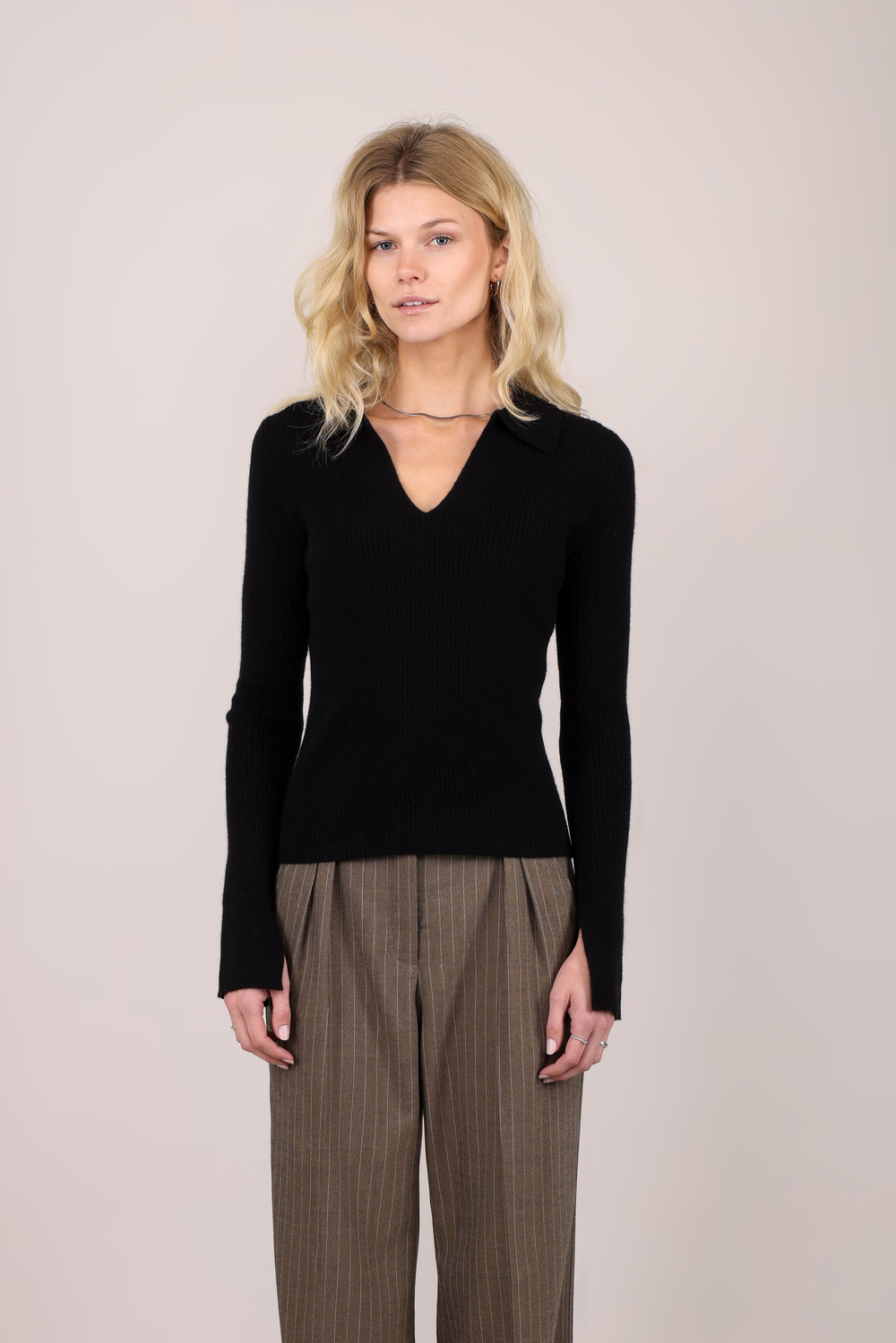 Urban Pioneers Female Nadja Polo SWEATER BLACK