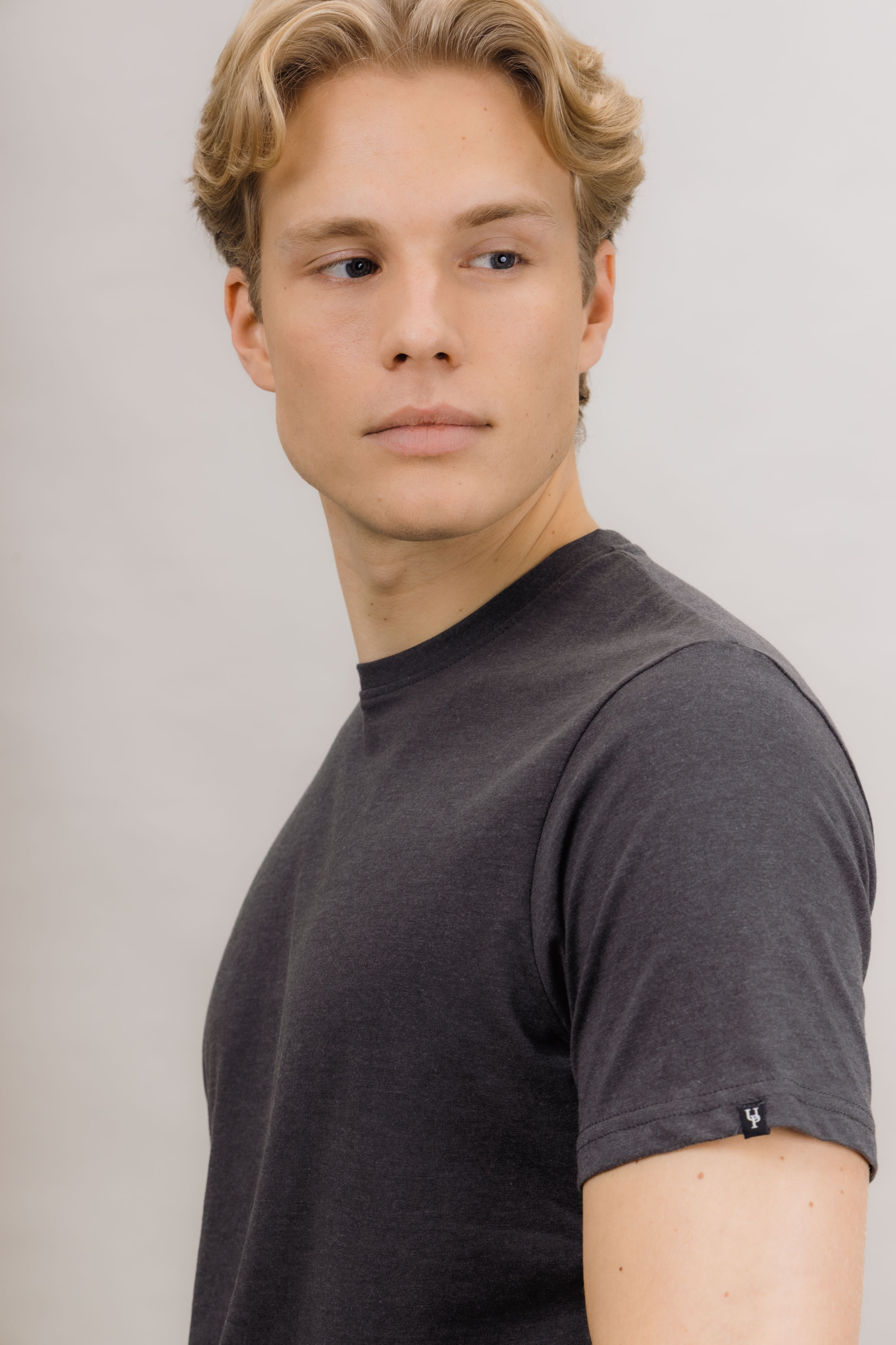 Urban Pioneers Male Niklas Basic Tee T-SHIRT CHARCOAL