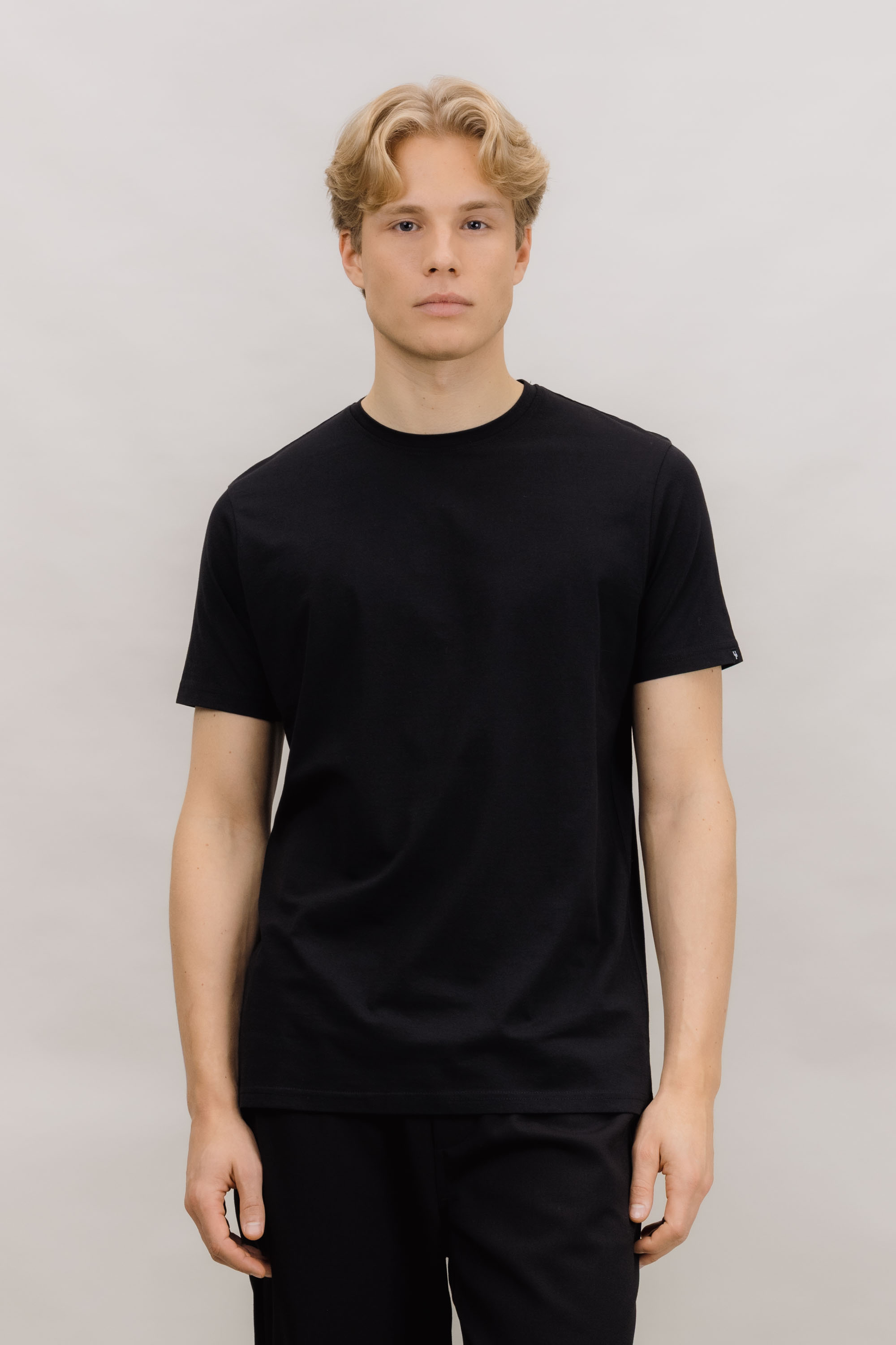 Urban Pioneers Male Niklas Basic Tee T-SHIRT SOLID BLACK