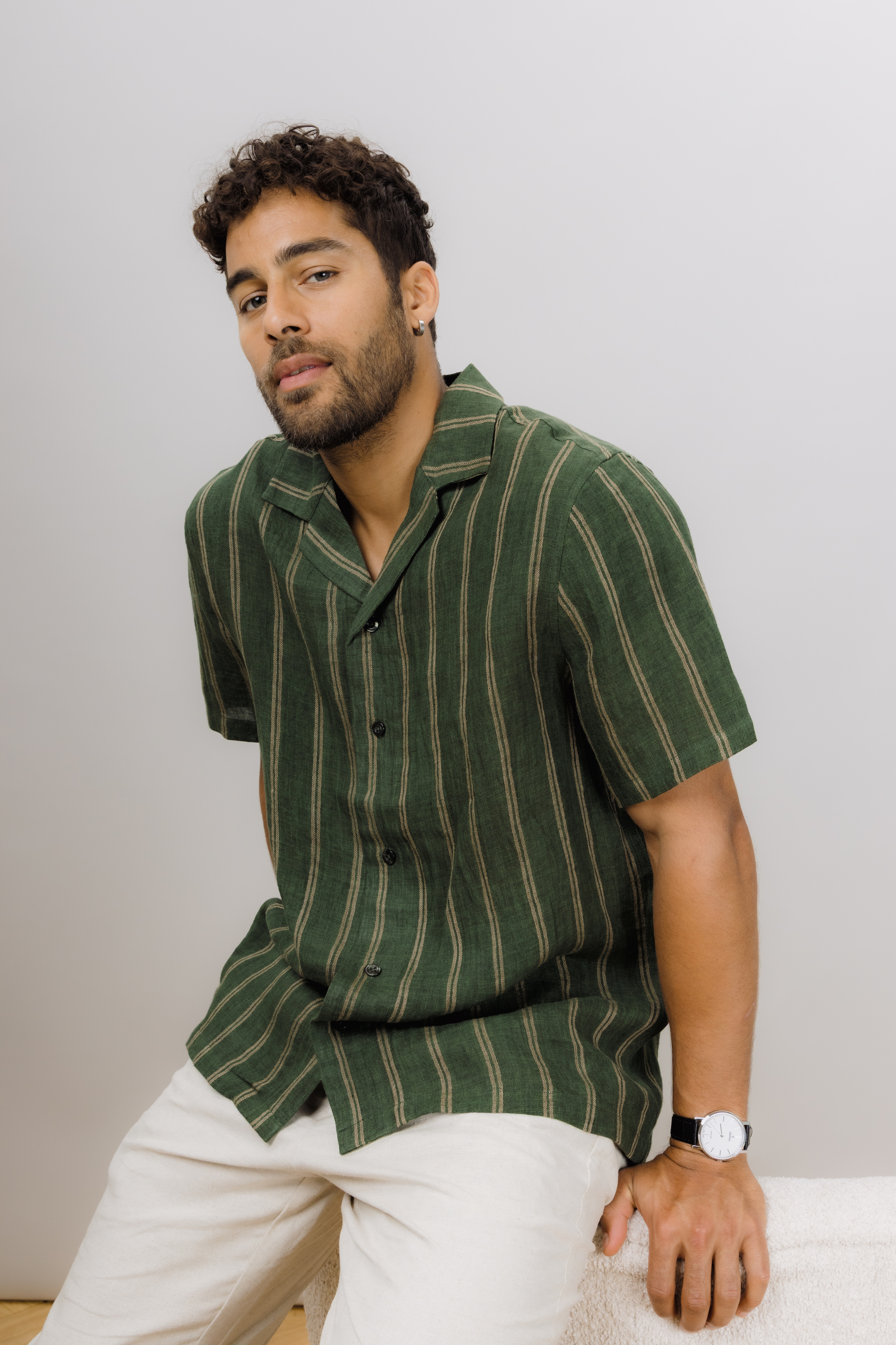 Urban Pioneers Male Ronaldo SS Shirt SS SHIRT OLIVE