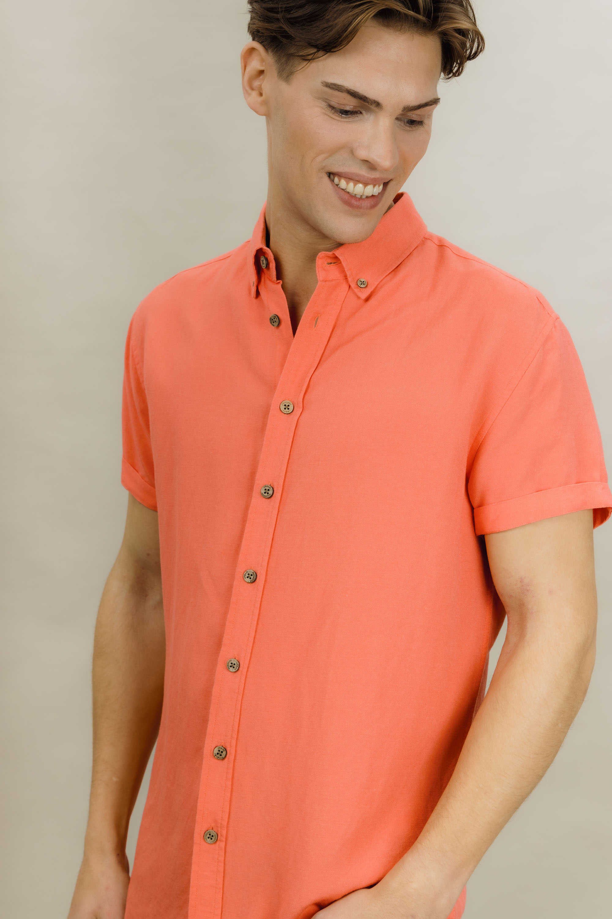 Urban Pioneers Male Stephan SS Shirt SS SHIRT WASHED RED