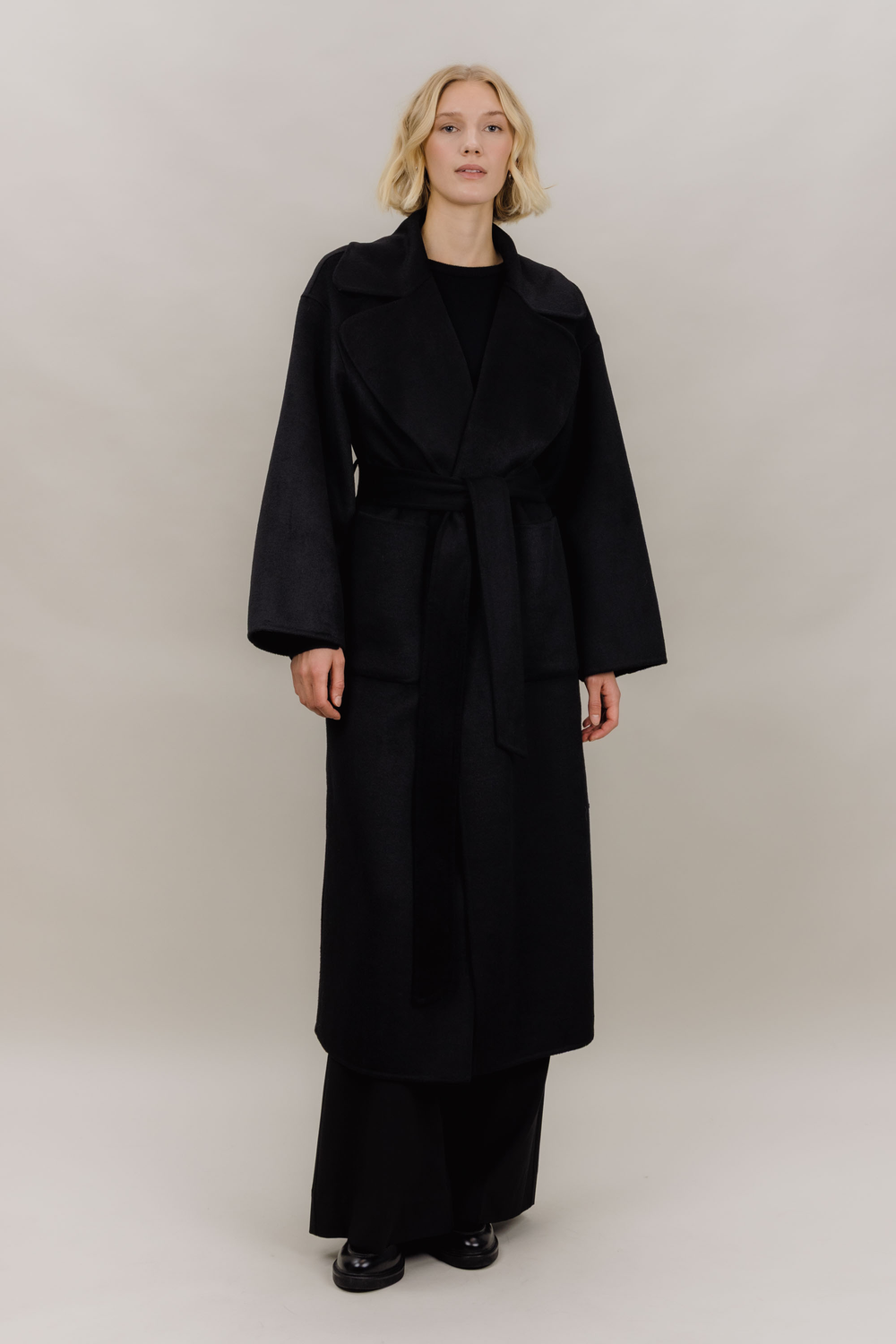 Urban Pioneers Female Ulla Coat COAT BLACK