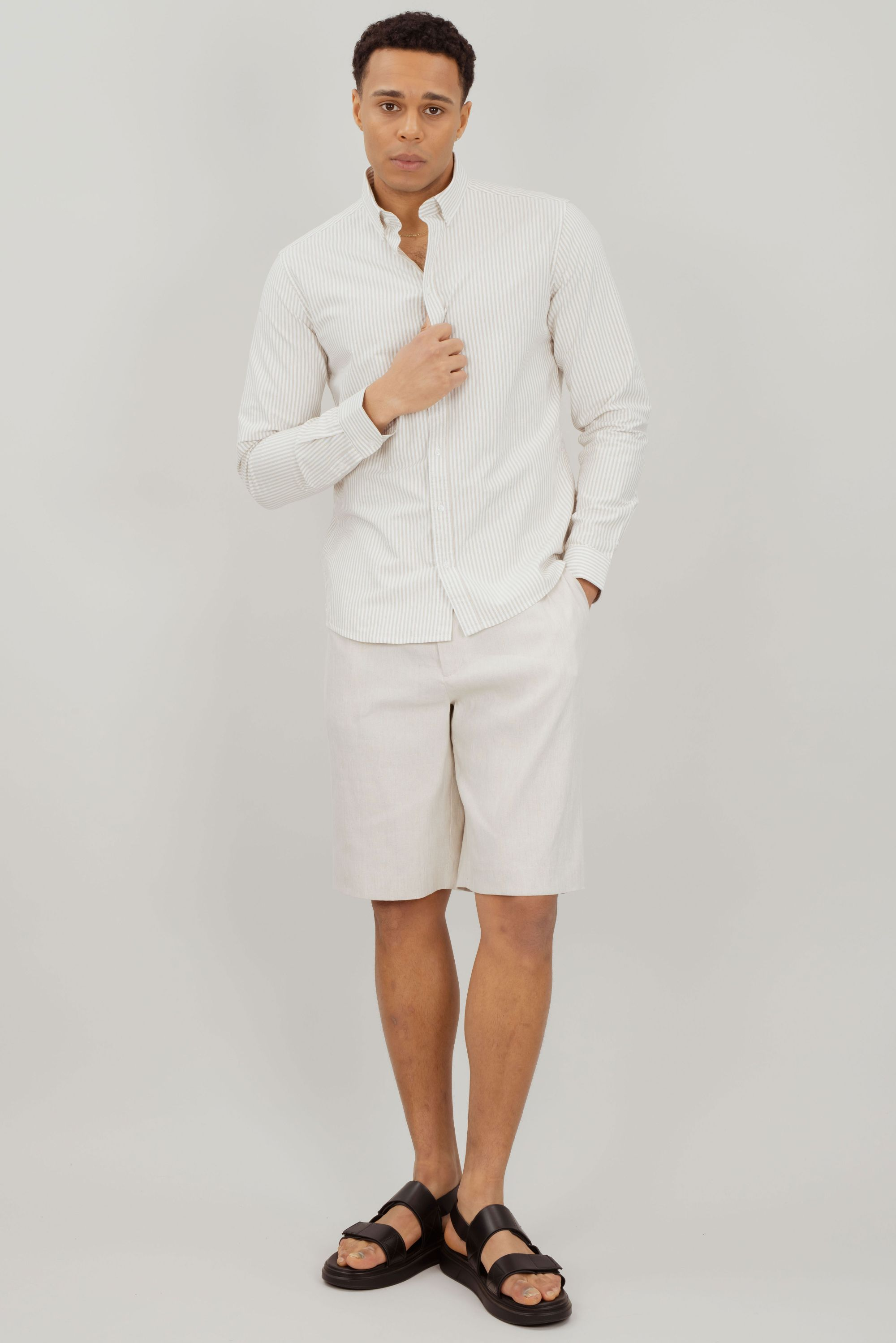 Urban Pioneers Male Yves Shorts SHORTS SAND