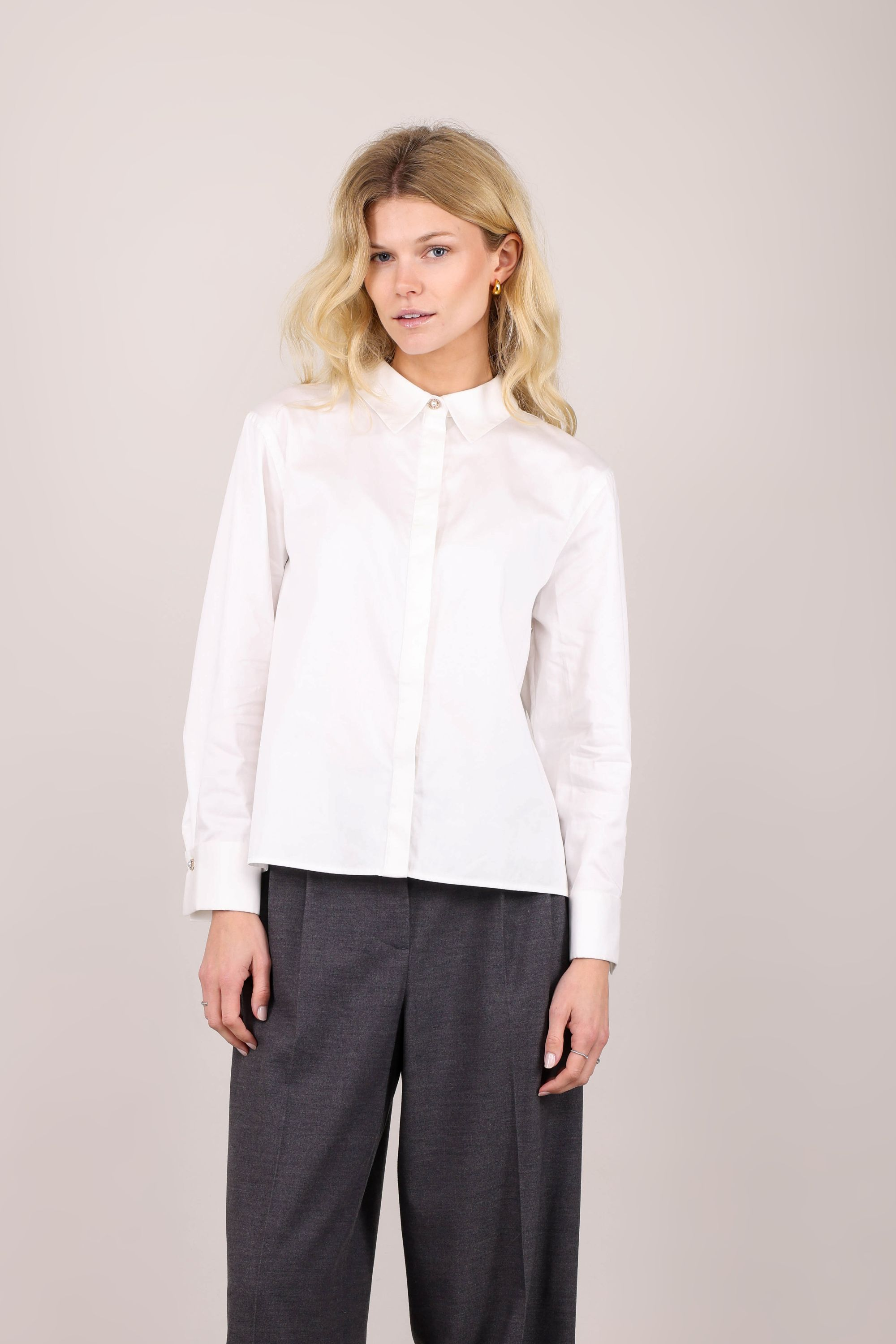 Urban Pioneers Female Zelda Shirt SHIRT WHITE